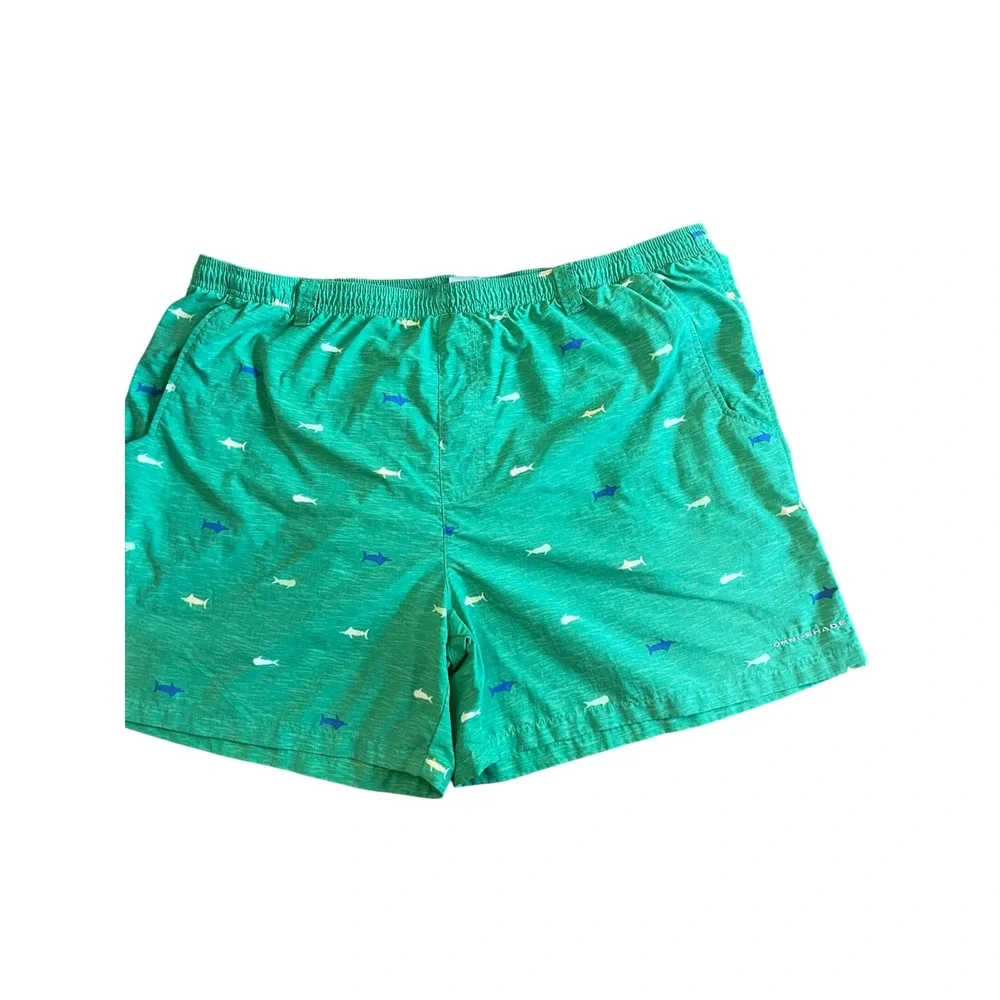 Columbia PFG Omni-Shade Green Fish Print Fishing Shorts Mens XXL Elastic Waist